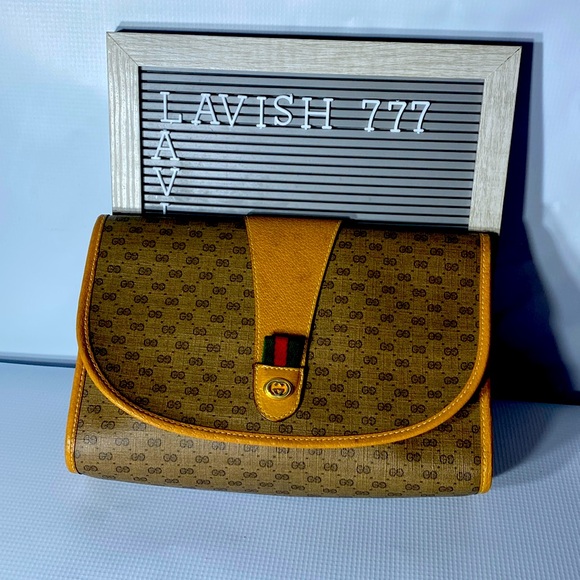 Gucci clutch a little dusty - Picture 1 of 5